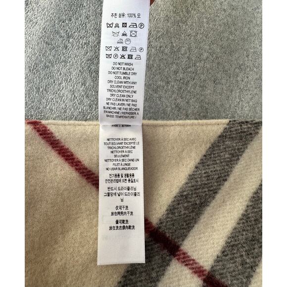 NWT Burberry Archive Beige Classic Check Wool Cape Fringe Shawl Italy 225x85 - Picture 12 of 16